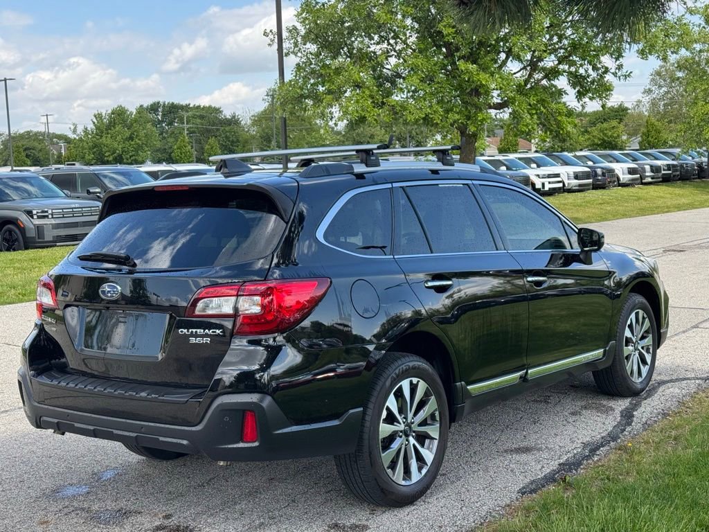 Used 2019 Subaru Outback 3.6R Touring AWD/4WD image 5