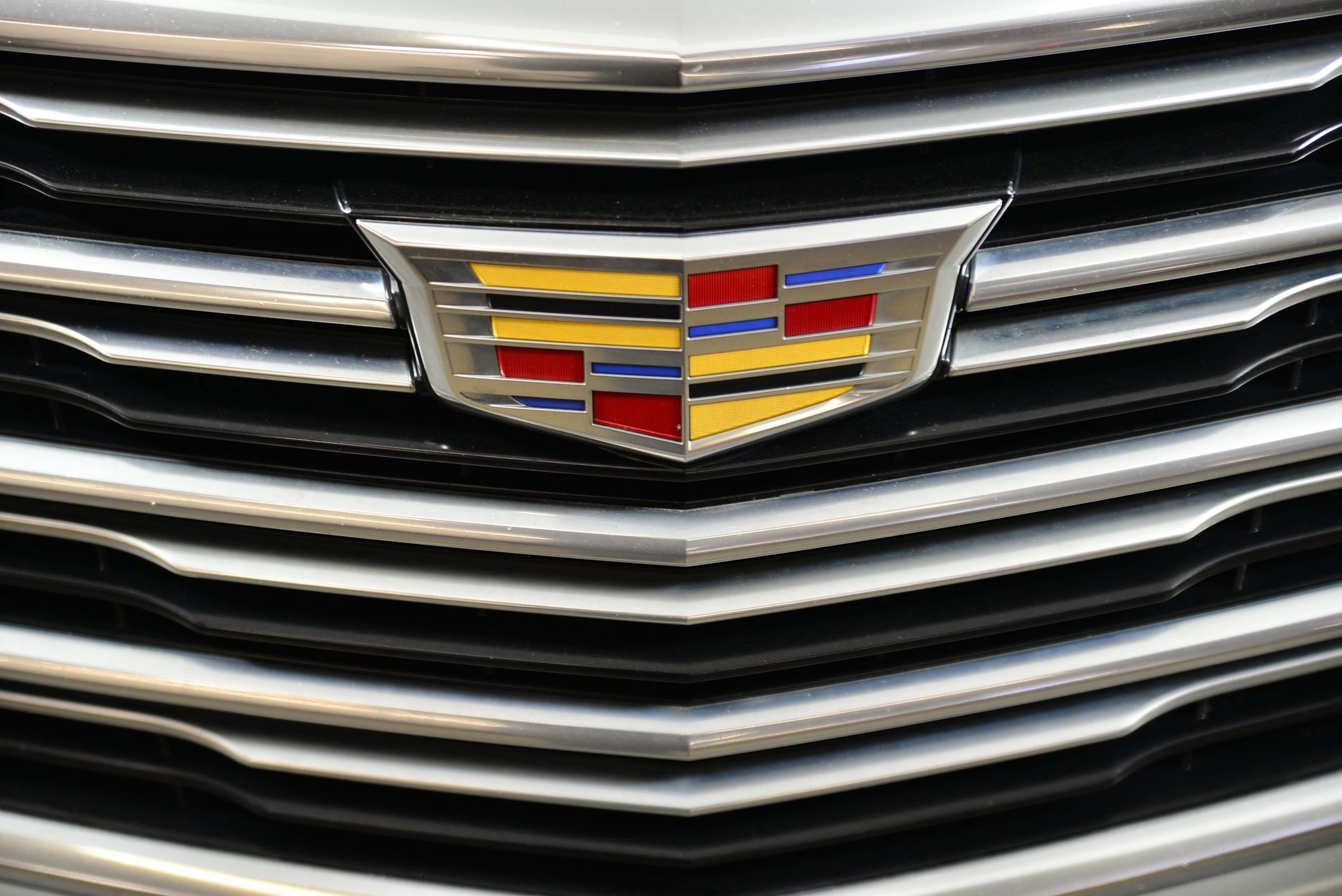 Used 2018 Cadillac XT5 Luxury w/ Driver Awareness Package image 16