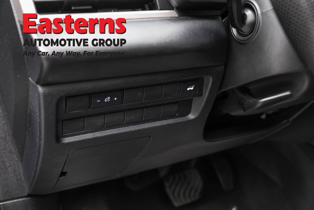 Used 2024 Mitsubishi Outlander SE FWD image 22