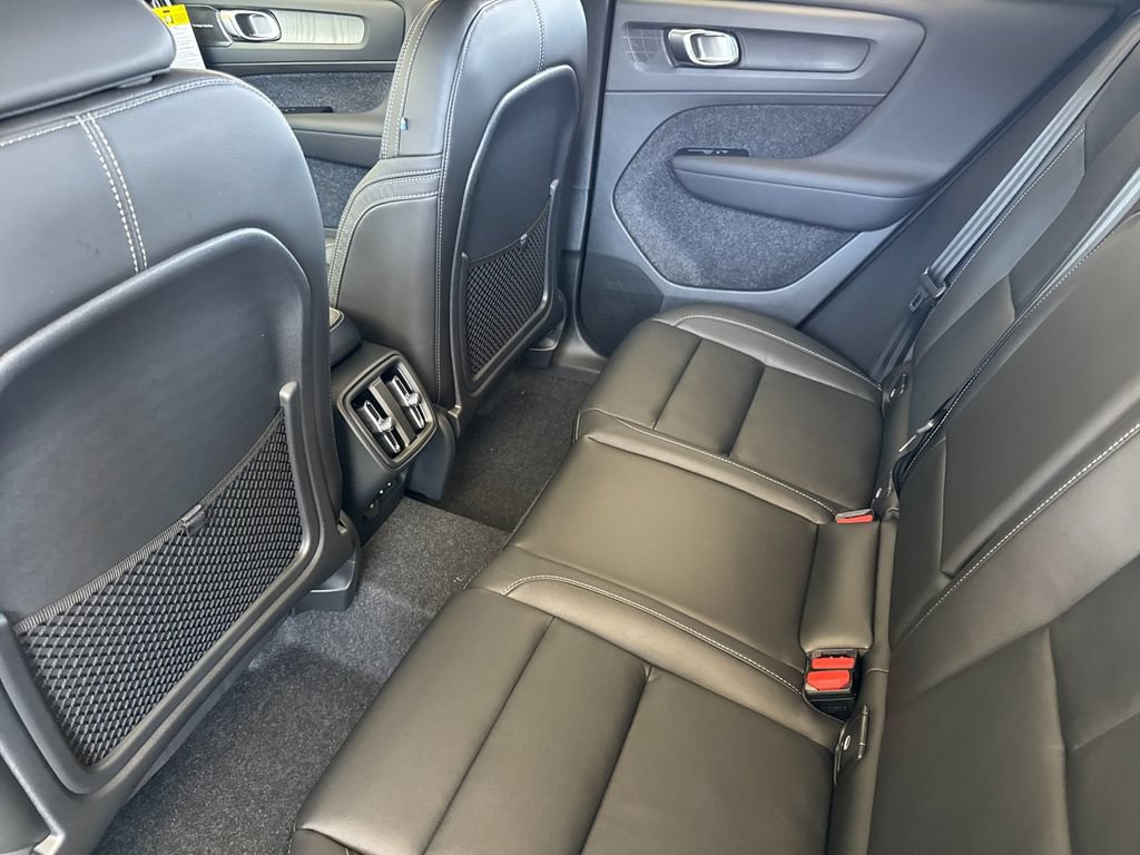 New 2026 Volvo XC40 B5 Ultra w/ Protection Package Premier AWD/4WD image 11