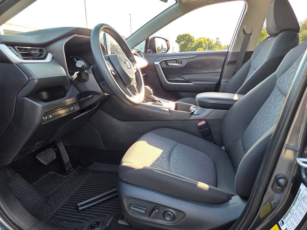 Certified 2025 Toyota RAV4 XLE w/ Convenience Package image 4