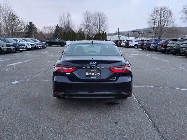 Used 2021 Toyota Camry LE image 7
