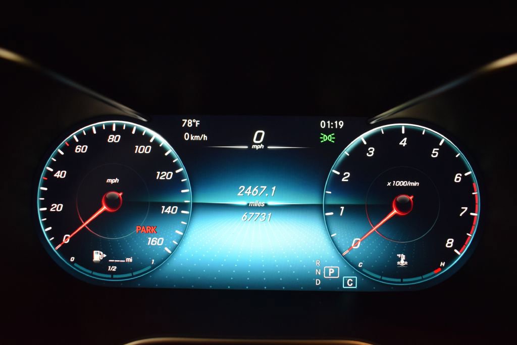 Used 2021 Mercedes-Benz GLC 300 4MATIC w/ Premium Package image 9