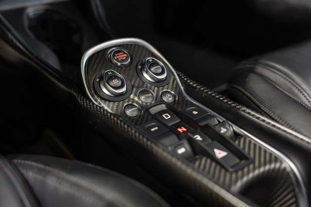 Used 2020 McLaren 600LT Spider RWD image 46