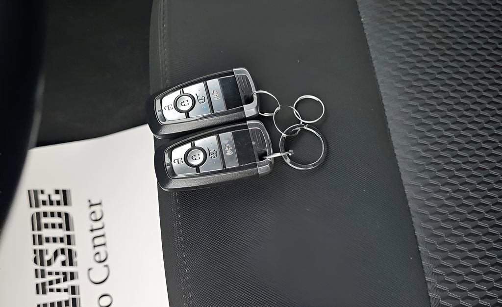 Used 2023 Ford Explorer XLT image 7