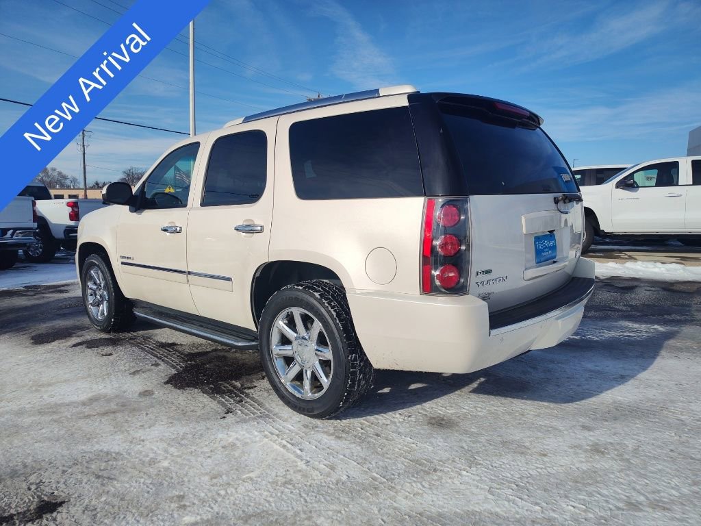 Used 2011 GMC Yukon Denali image 3