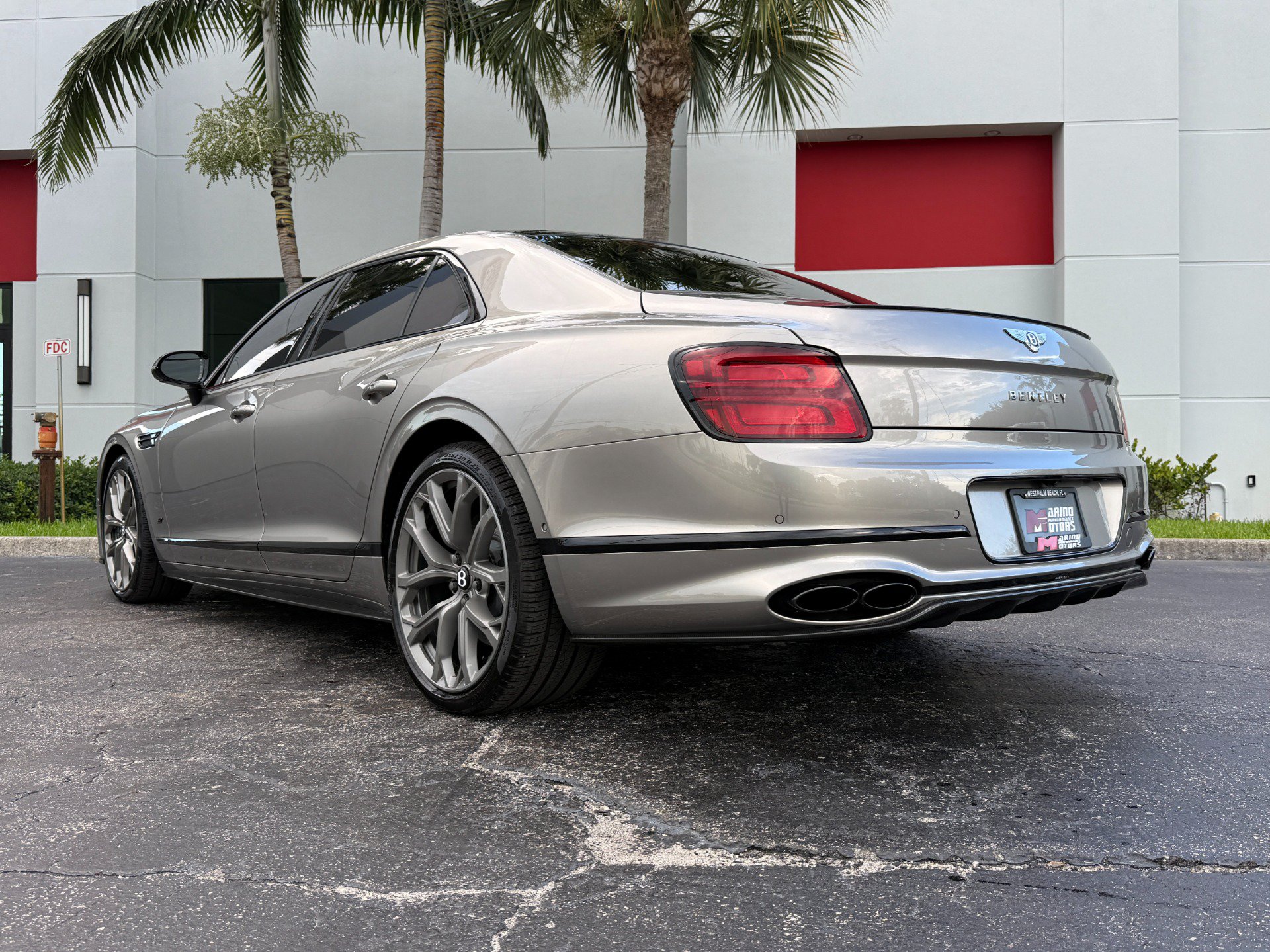 Used 2023 Bentley Flying Spur V8 AWD/4WD image 14