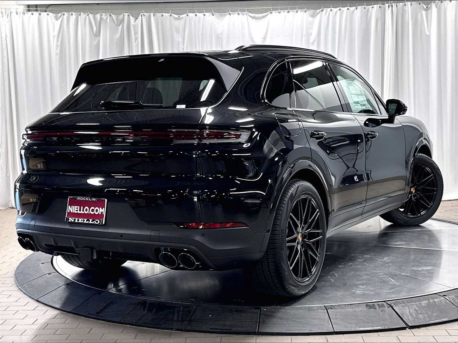 New 2026 Porsche Cayenne AWD/4WD image 7