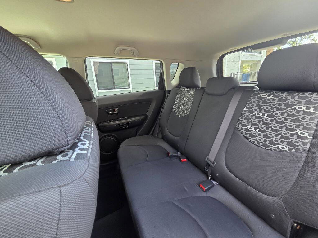 Used 2011 Kia Soul + w/ Audio Pkg FWD image 36