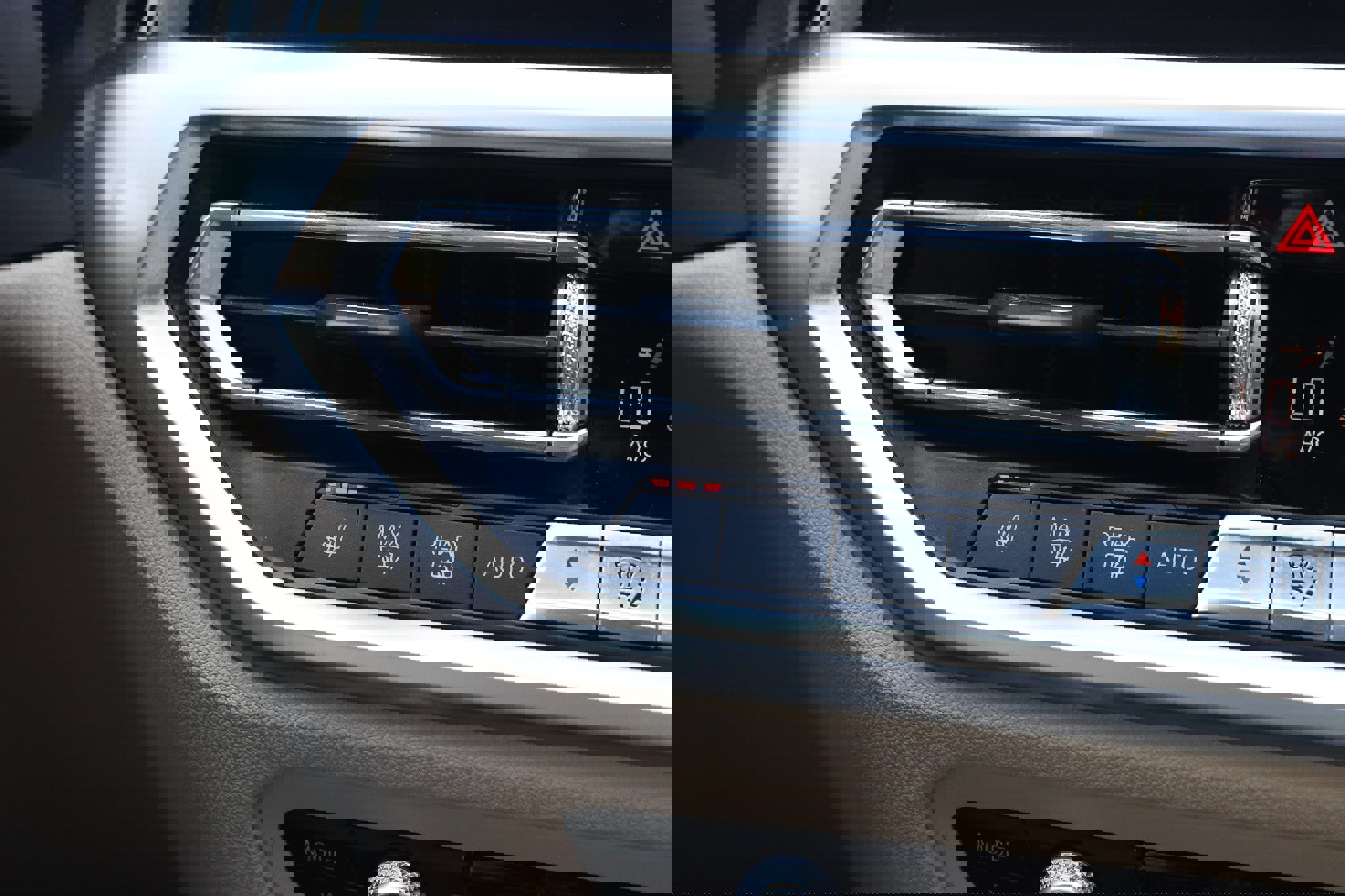 Used 2021 BMW 330i Sedan w/ Convenience Package image 35