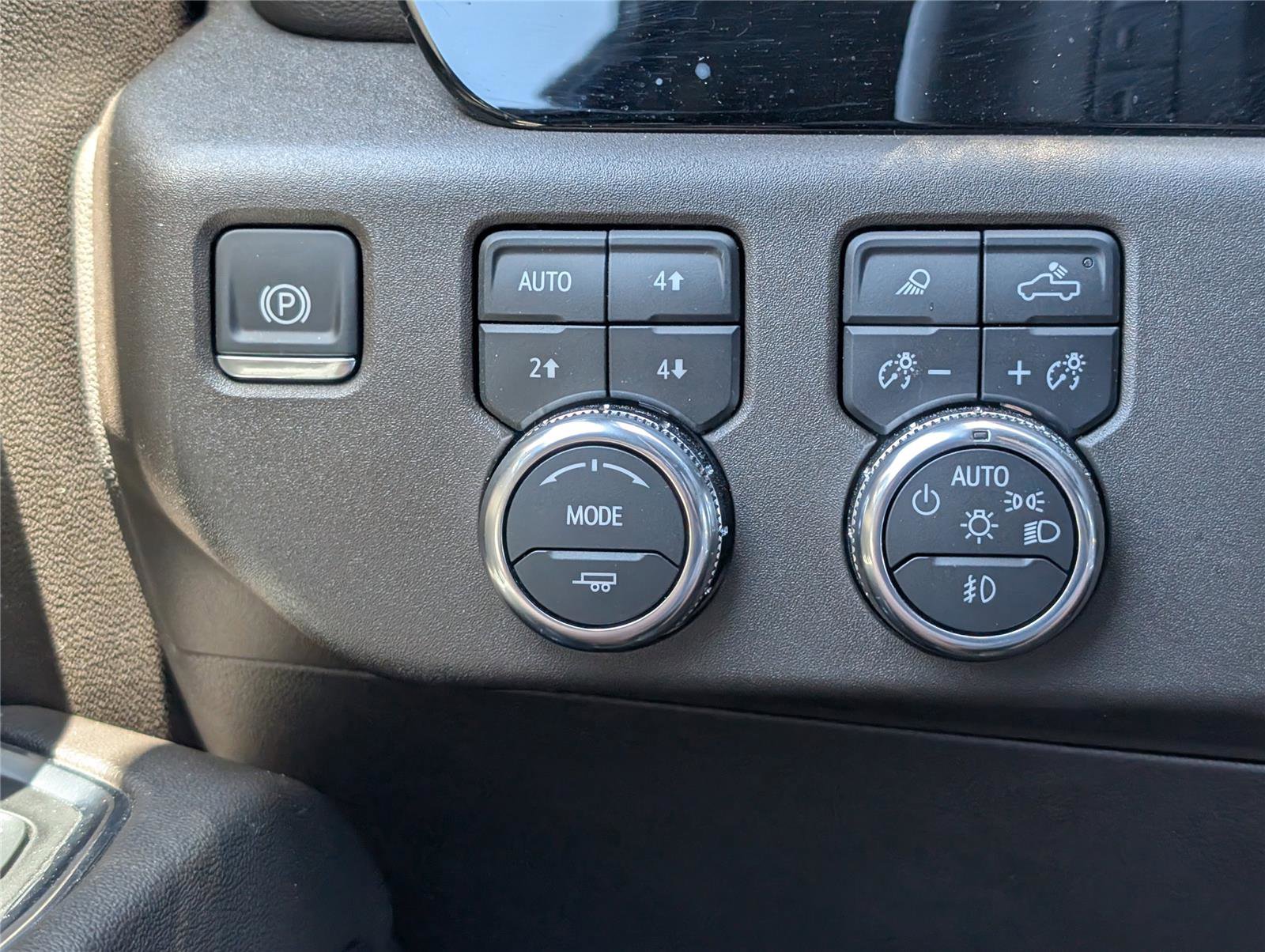Used 2024 GMC Sierra 1500 SLT w/ SLT Premium Package AWD/4WD image 26
