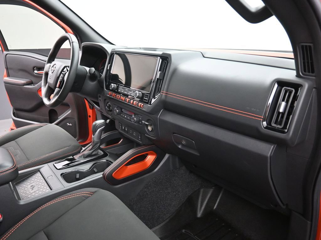 Used 2025 Nissan Frontier PRO-4X w/ Pro Convenience Package image 16
