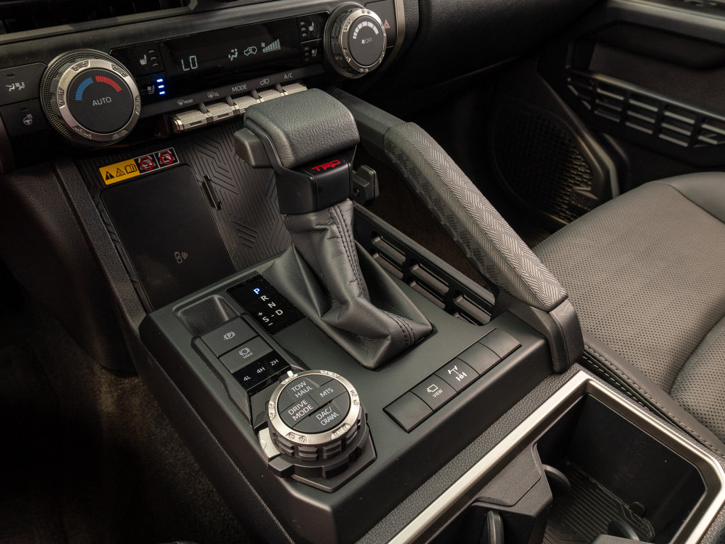 Used 2025 Toyota 4Runner TRD Off-Road Premium AWD/4WD image 26