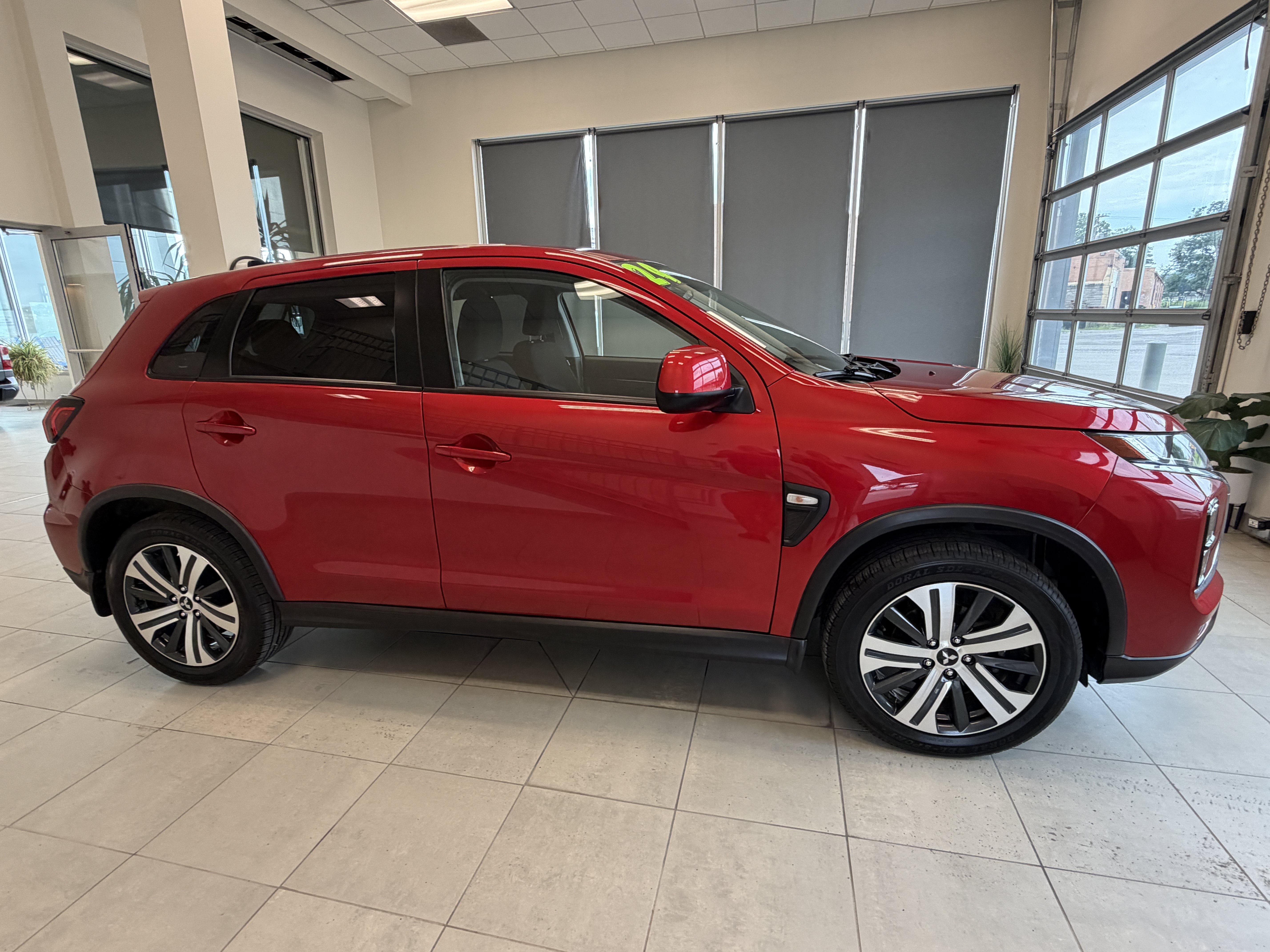 Used 2024 Mitsubishi Outlander Sport AWD image 2