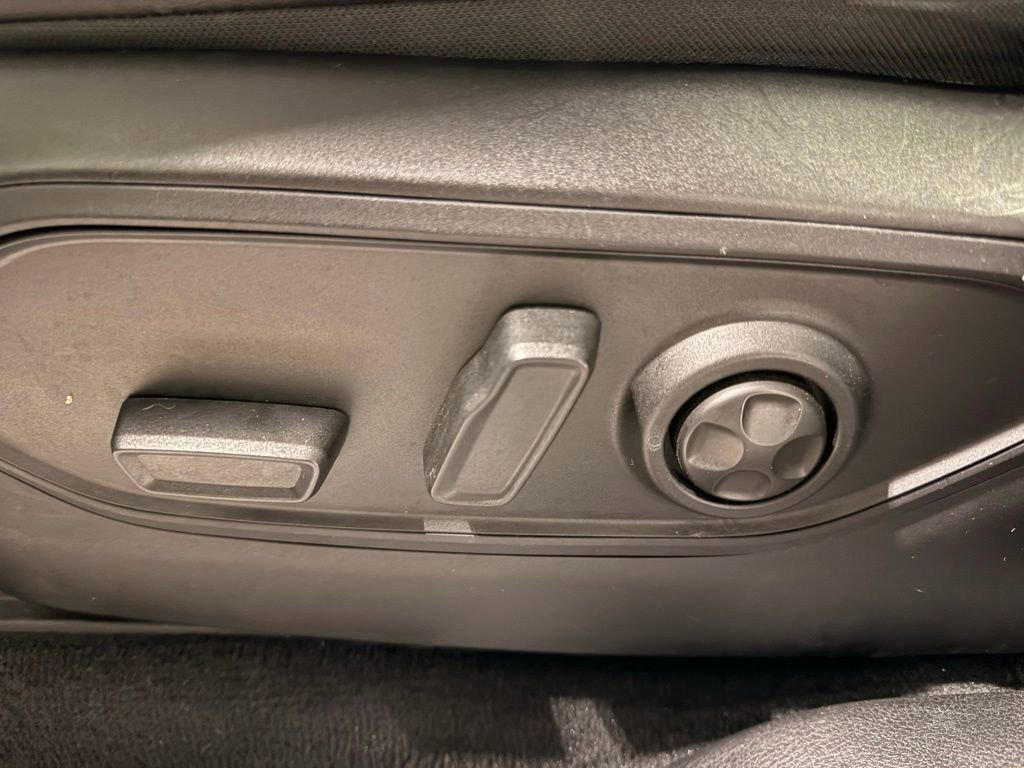 Used 2024 Jeep Grand Cherokee L Laredo image 14