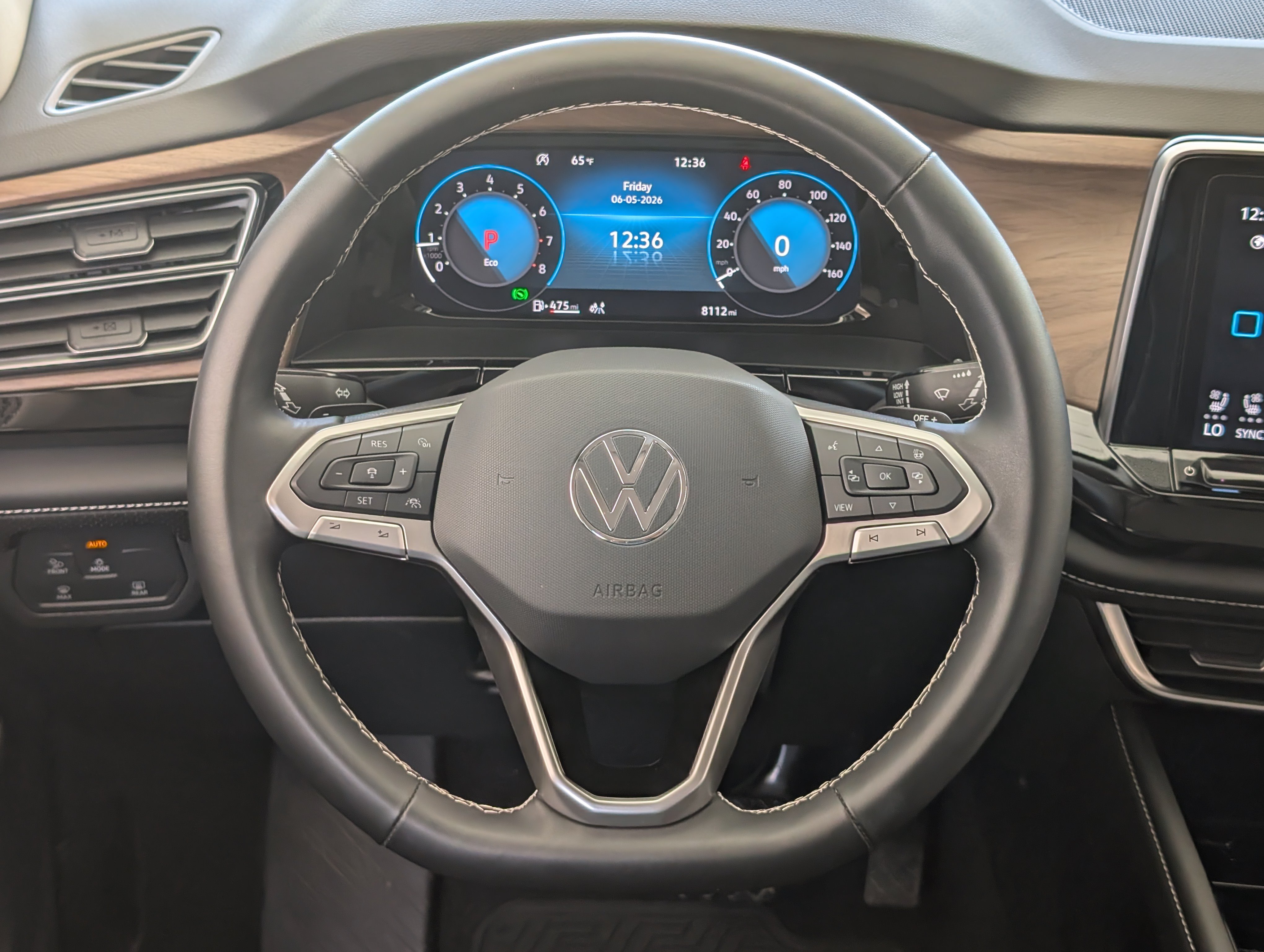 Used 2025 Volkswagen Atlas SE FWD image 26