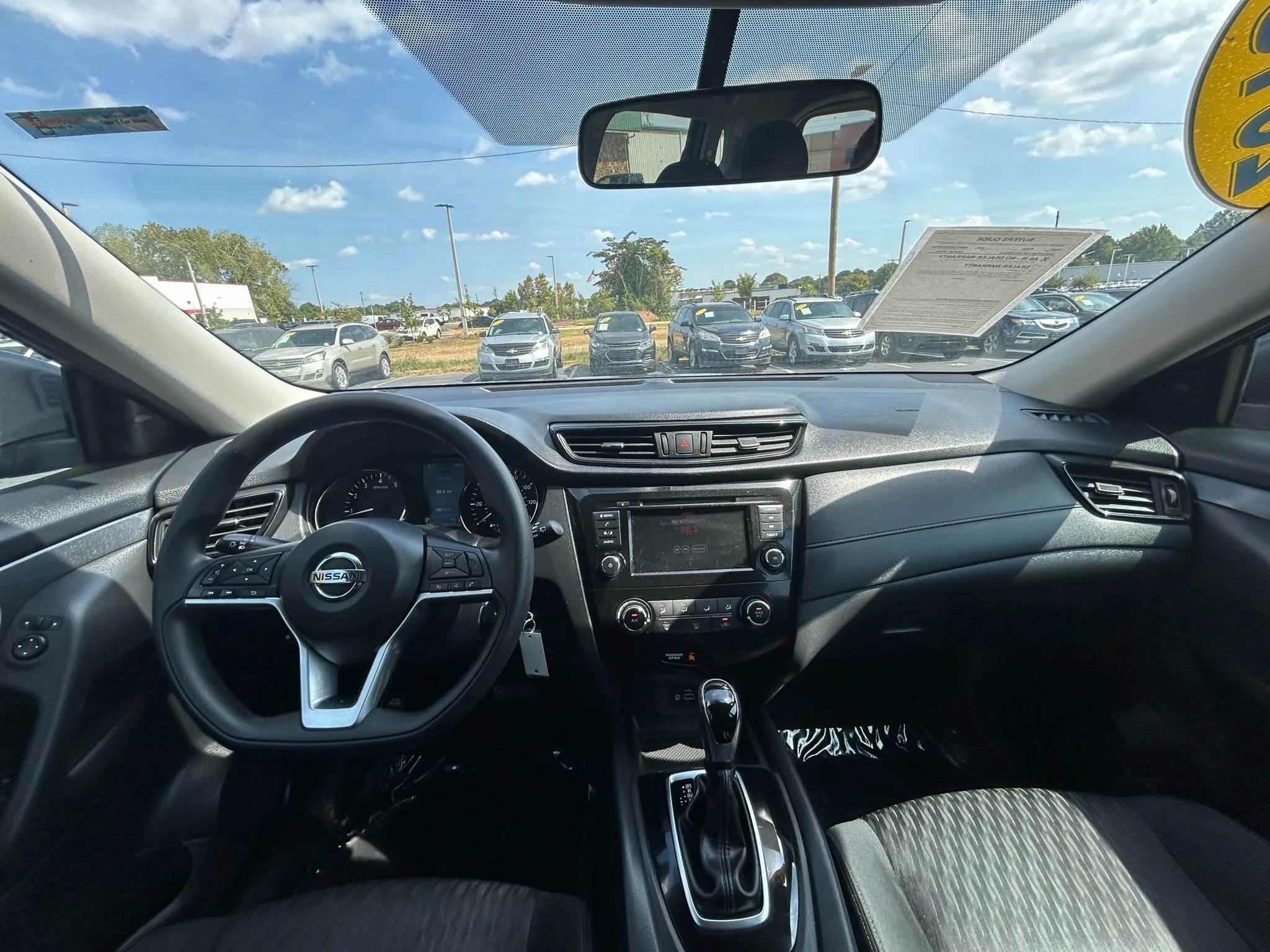 Used 2018 Nissan Rogue S image 11