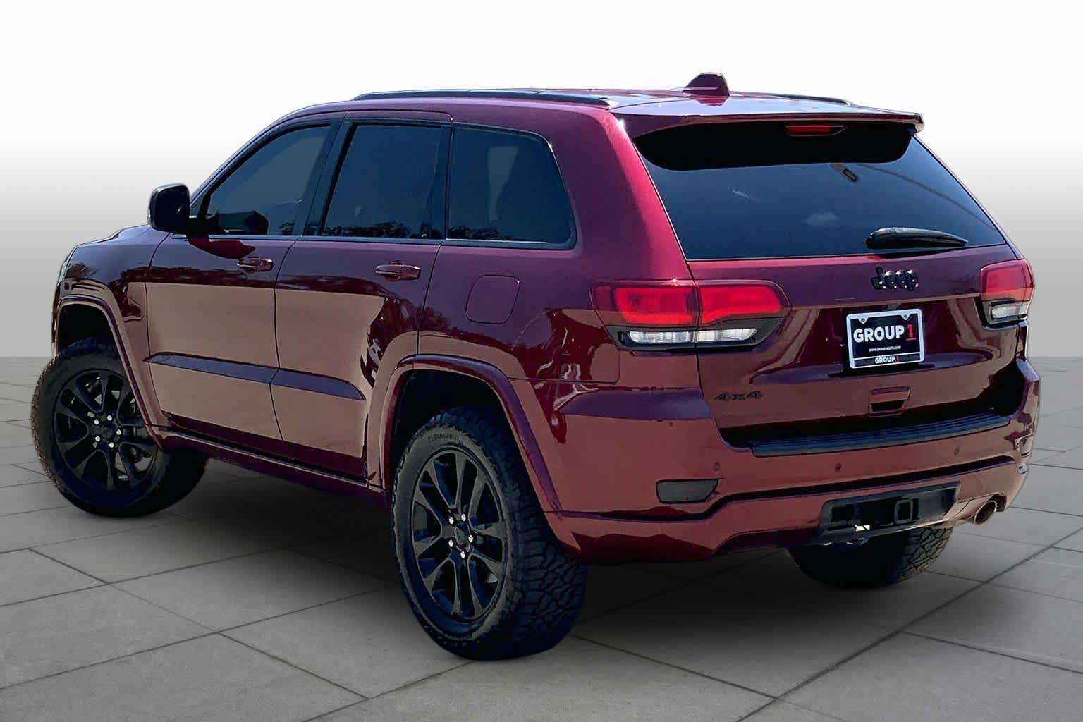 Used 2020 Jeep Grand Cherokee Altitude AWD/4WD image 11