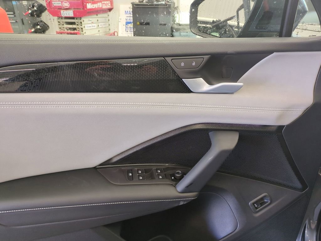 New 2026 Volkswagen Tiguan SE image 10