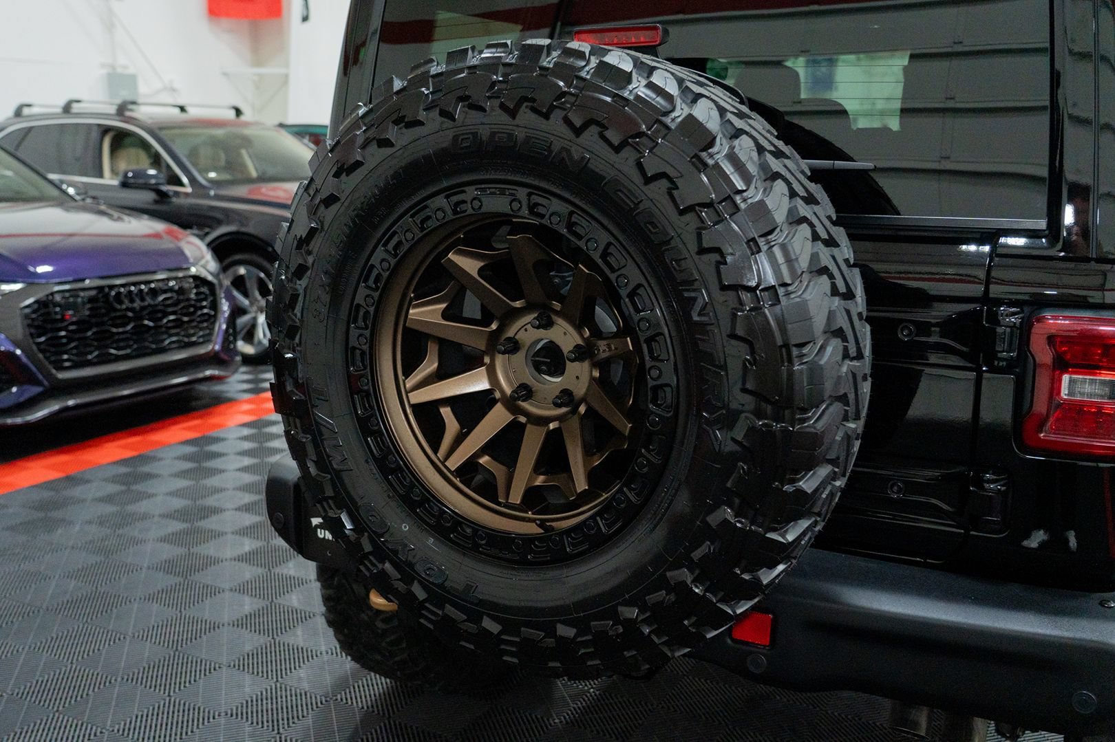 Used 2022 Jeep Wrangler Unlimited Rubicon w/ Trailer Tow Package AWD/4WD image 9