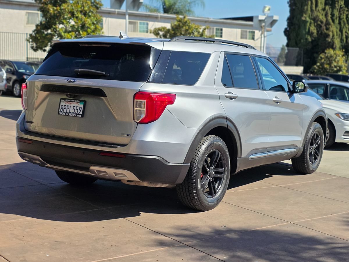 Used 2020 Ford Explorer XLT w/ Equipment Group 202A AWD/4WD image 11