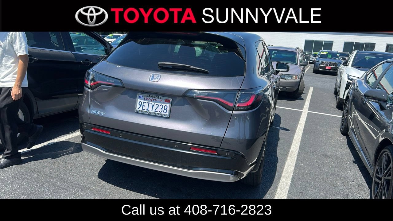 Used 2023 Honda HR-V EX-L image 2