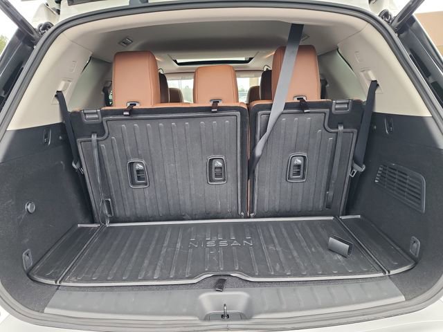 Used 2024 Nissan Pathfinder Platinum w/ Cargo Package image 34