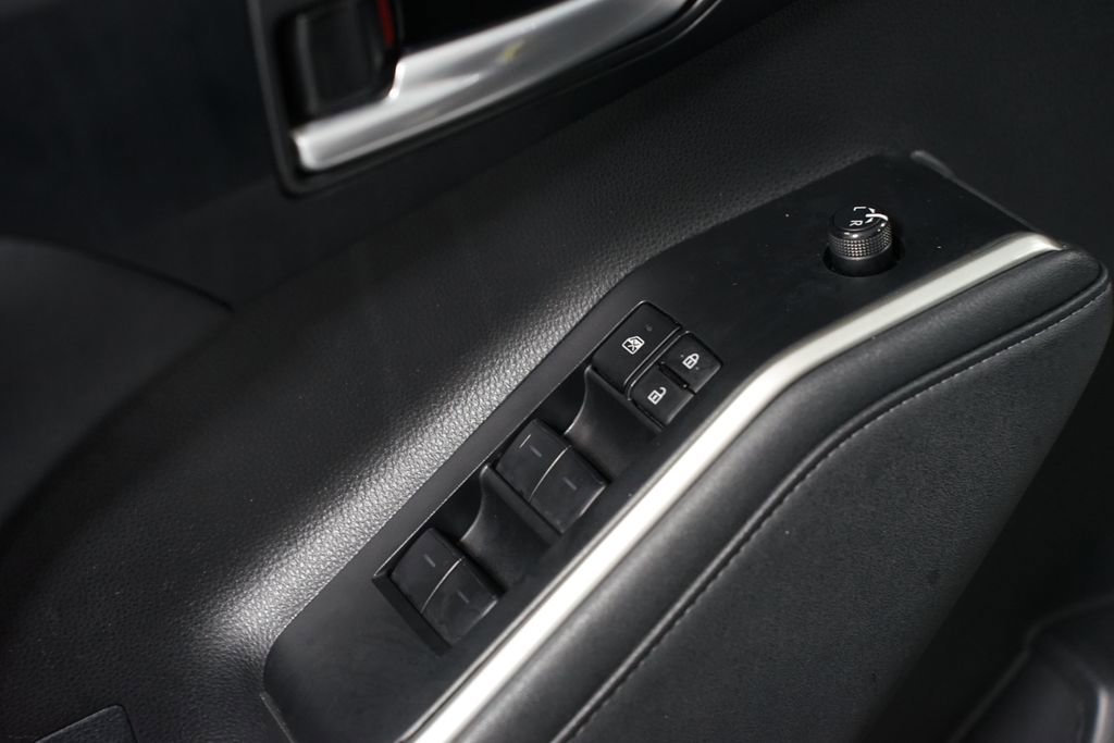 Certified 2024 Toyota Highlander XLE image 32