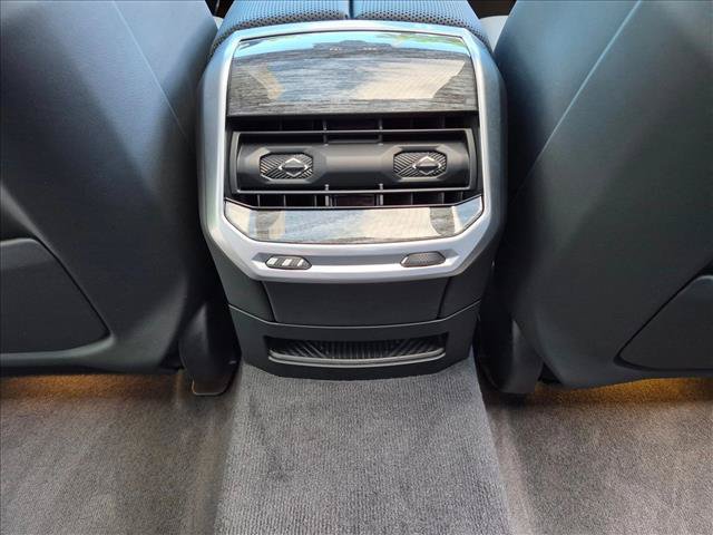 Used 2023 BMW 760i xDrive AWD/4WD image 18