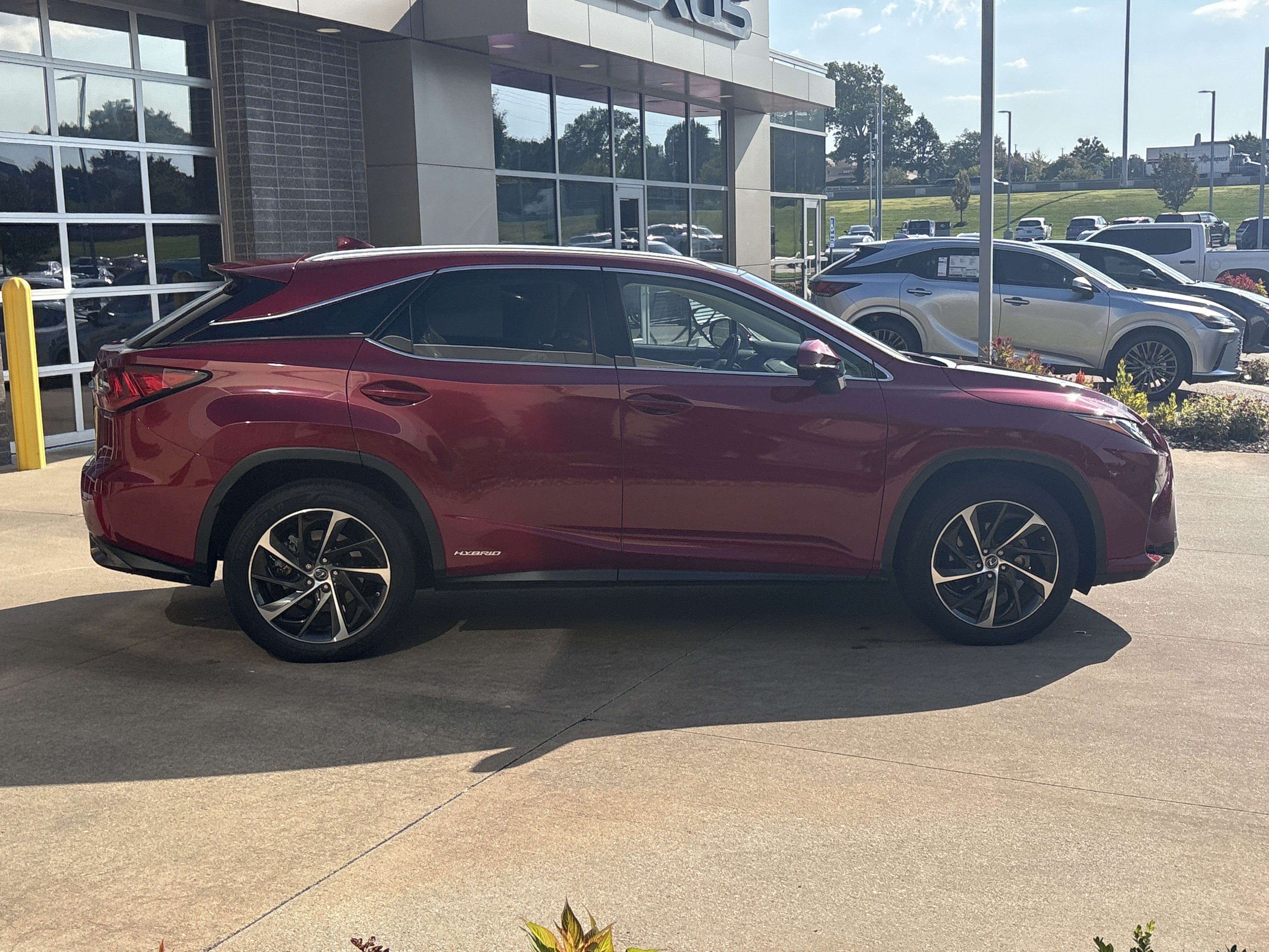 Used 2018 Lexus RX 450h AWD w/ Luxury Package image 11