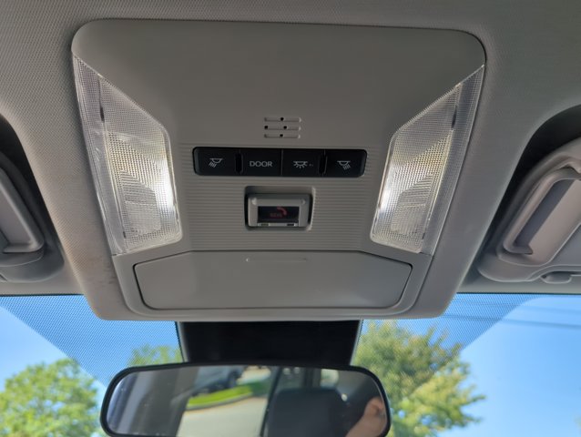 Used 2025 Toyota RAV4 XLE FWD image 18