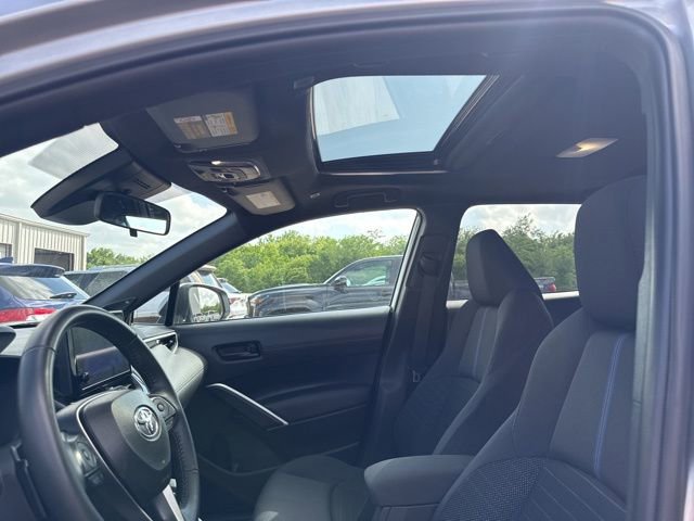 Used 2024 Toyota Corolla Cross AWD Hybrid w/ Moonroof Package image 29
