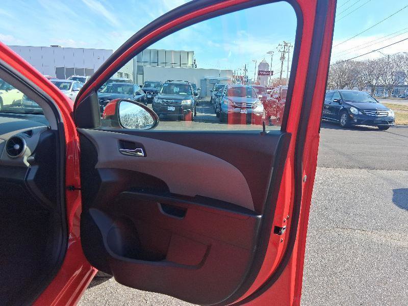 Used 2015 Chevrolet Sonic LT FWD image 16