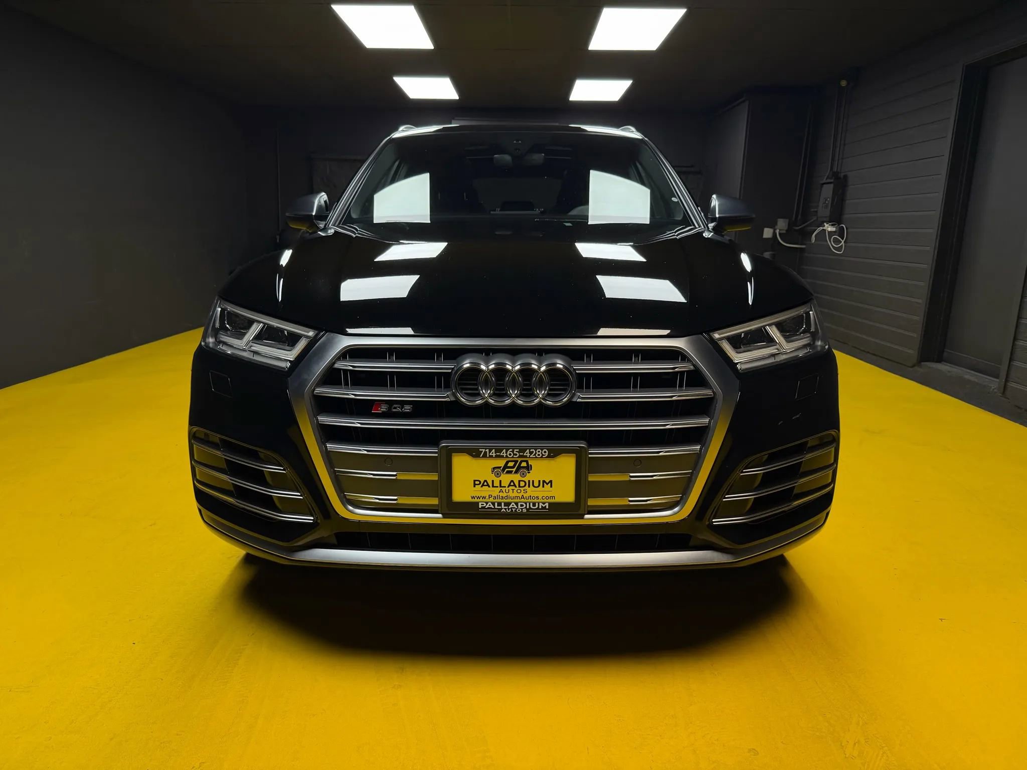 Used 2018 Audi SQ5 Premium Plus w/ Navigation Package AWD/4WD image 2