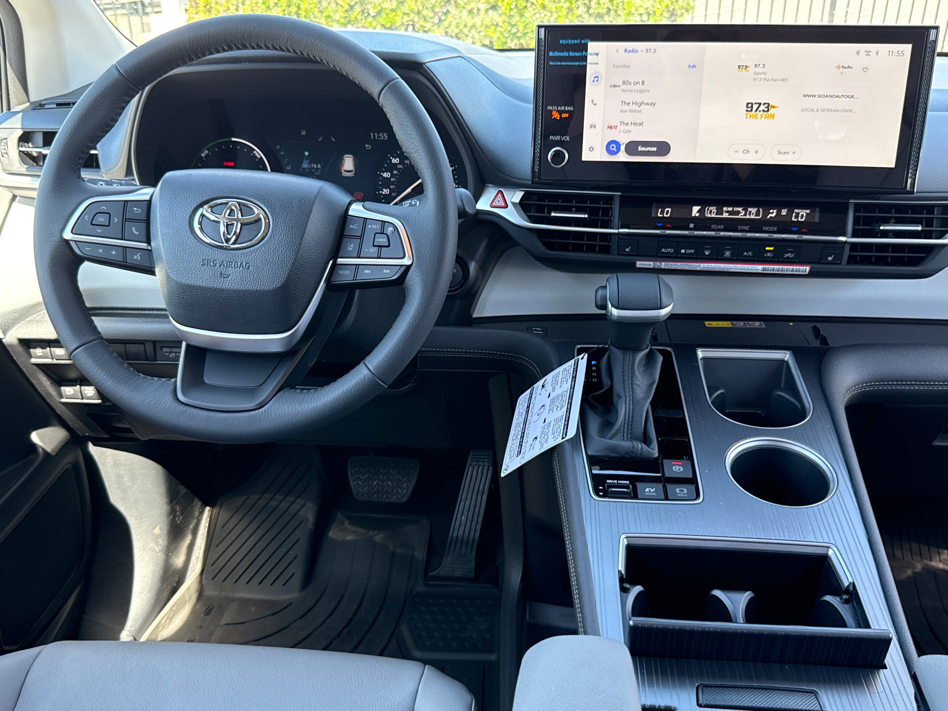 Certified 2026 Toyota Sienna XLE image 22