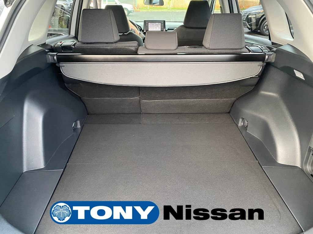 Used 2019 Toyota RAV4 LE image 11