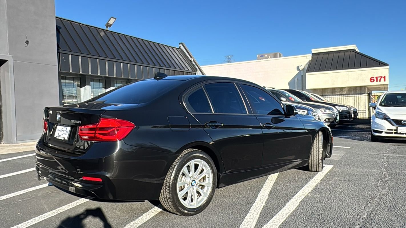 Used 2018 BMW 320i xDrive Sedan image 3