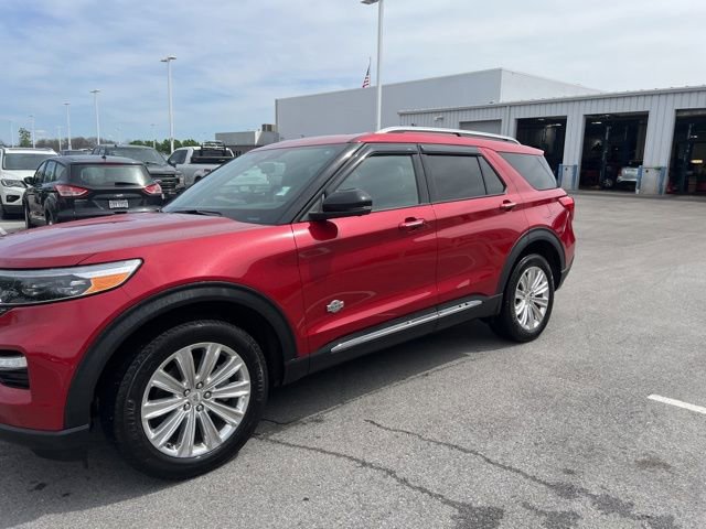 Used 2023 Ford Explorer King Ranch image 2
