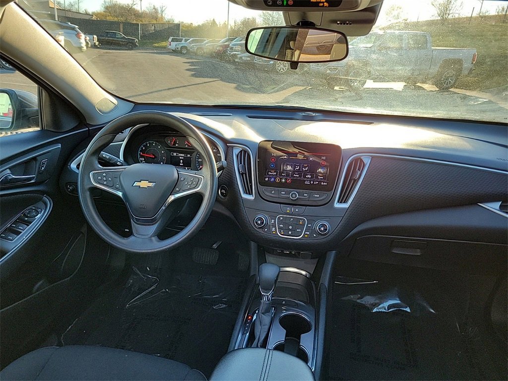 Used 2023 Chevrolet Malibu LT image 9