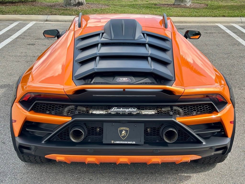 Used 2024 Lamborghini Huracan Sterrato image 7