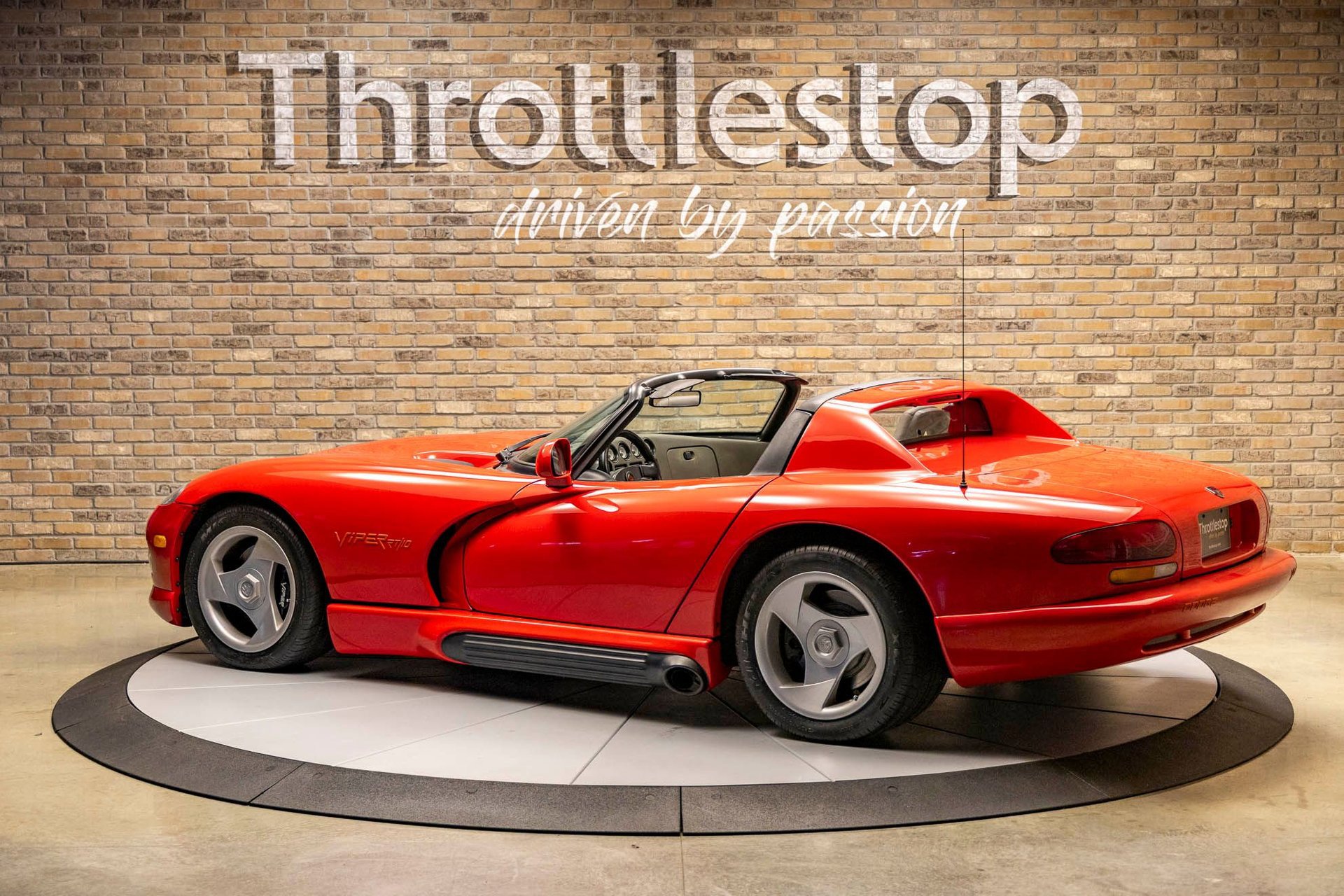 Used 1992 Dodge Viper RT/10 image 8