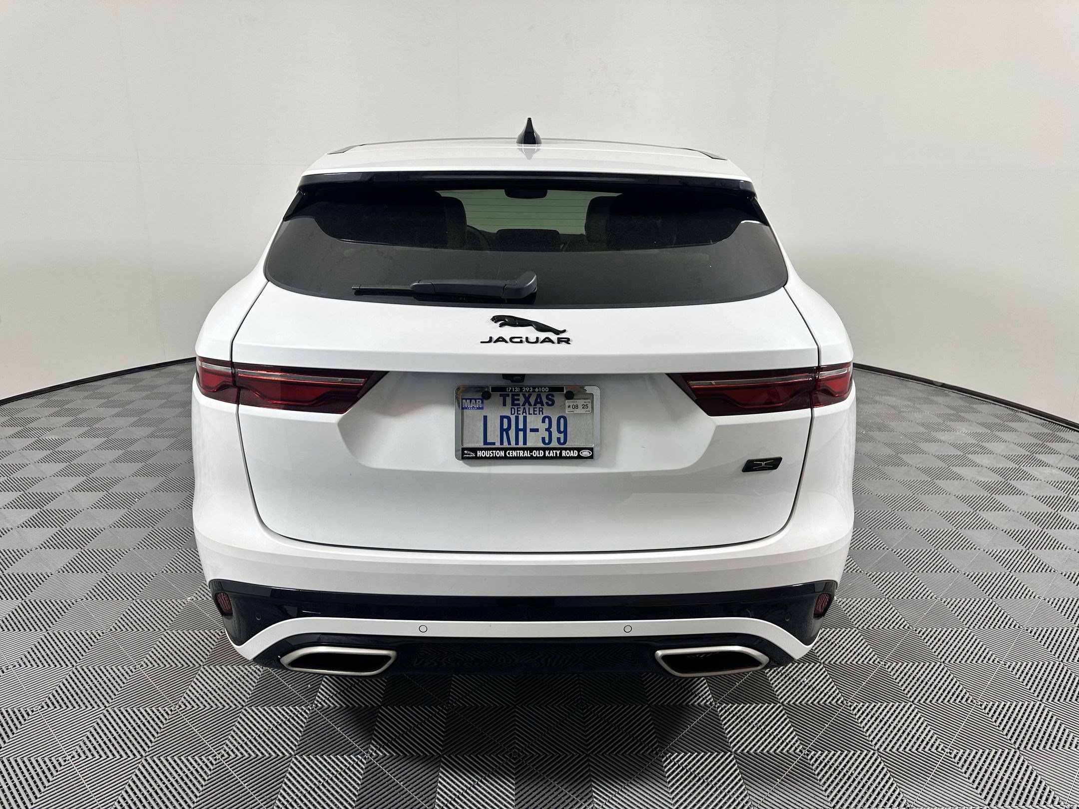 New 2026 Jaguar F-PACE R-Dynamic S image 8