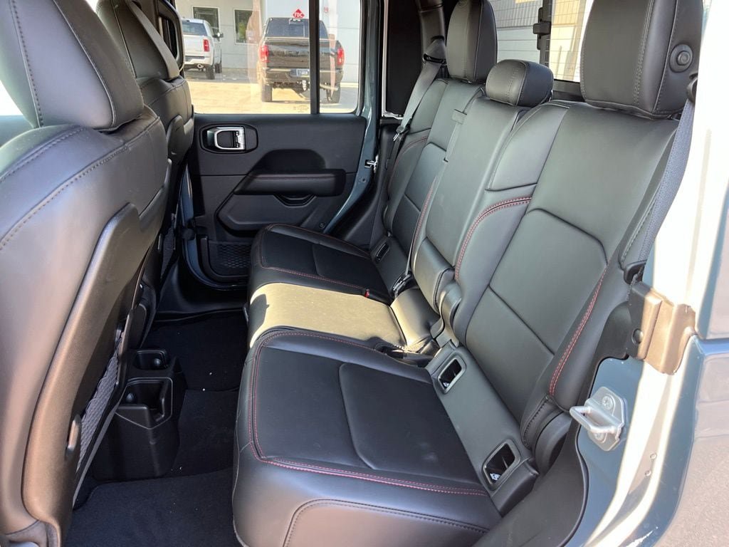 Used 2026 Jeep Gladiator Rubicon AWD/4WD image 10