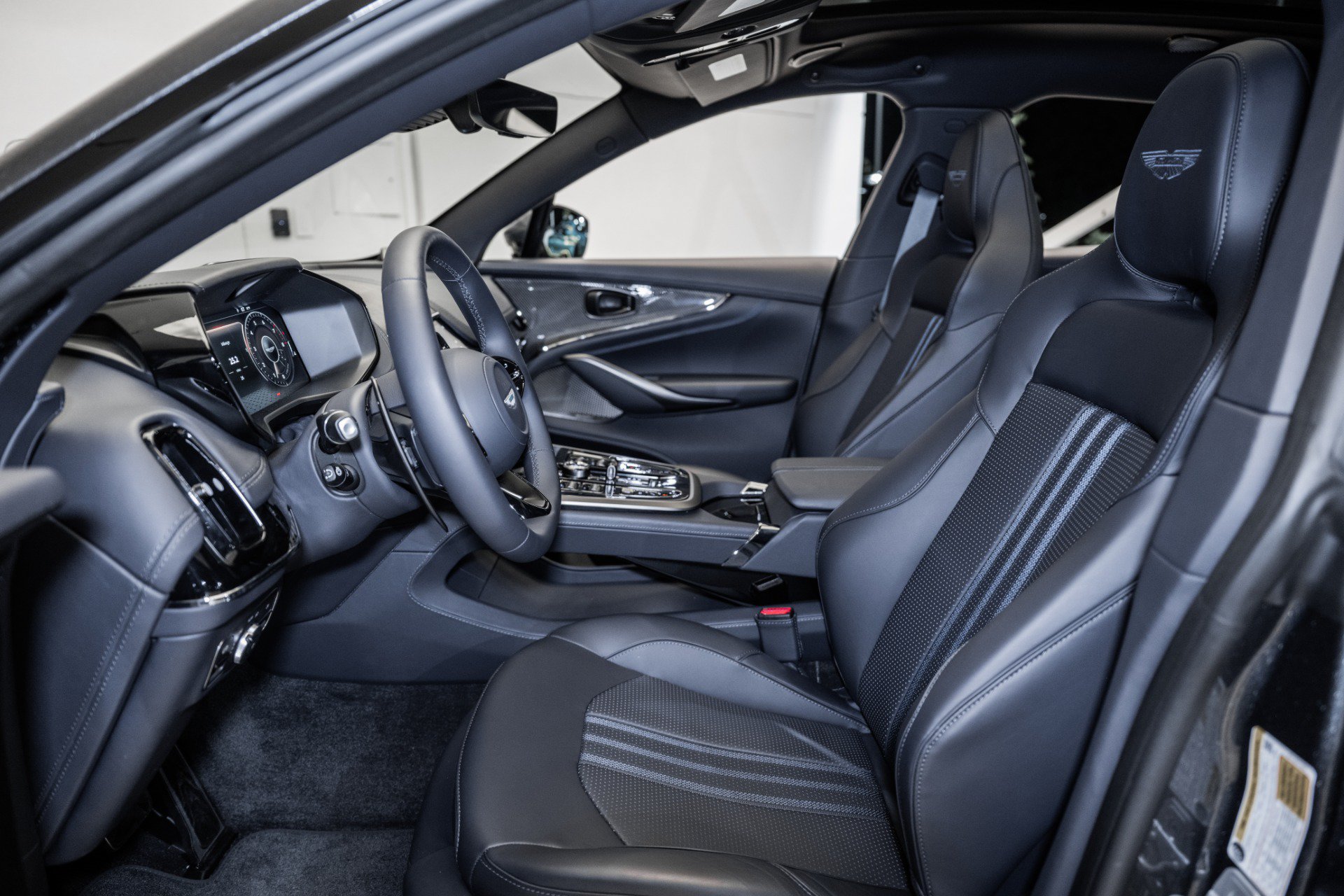 New 2025 Aston Martin DBX 707 AWD/4WD image 13