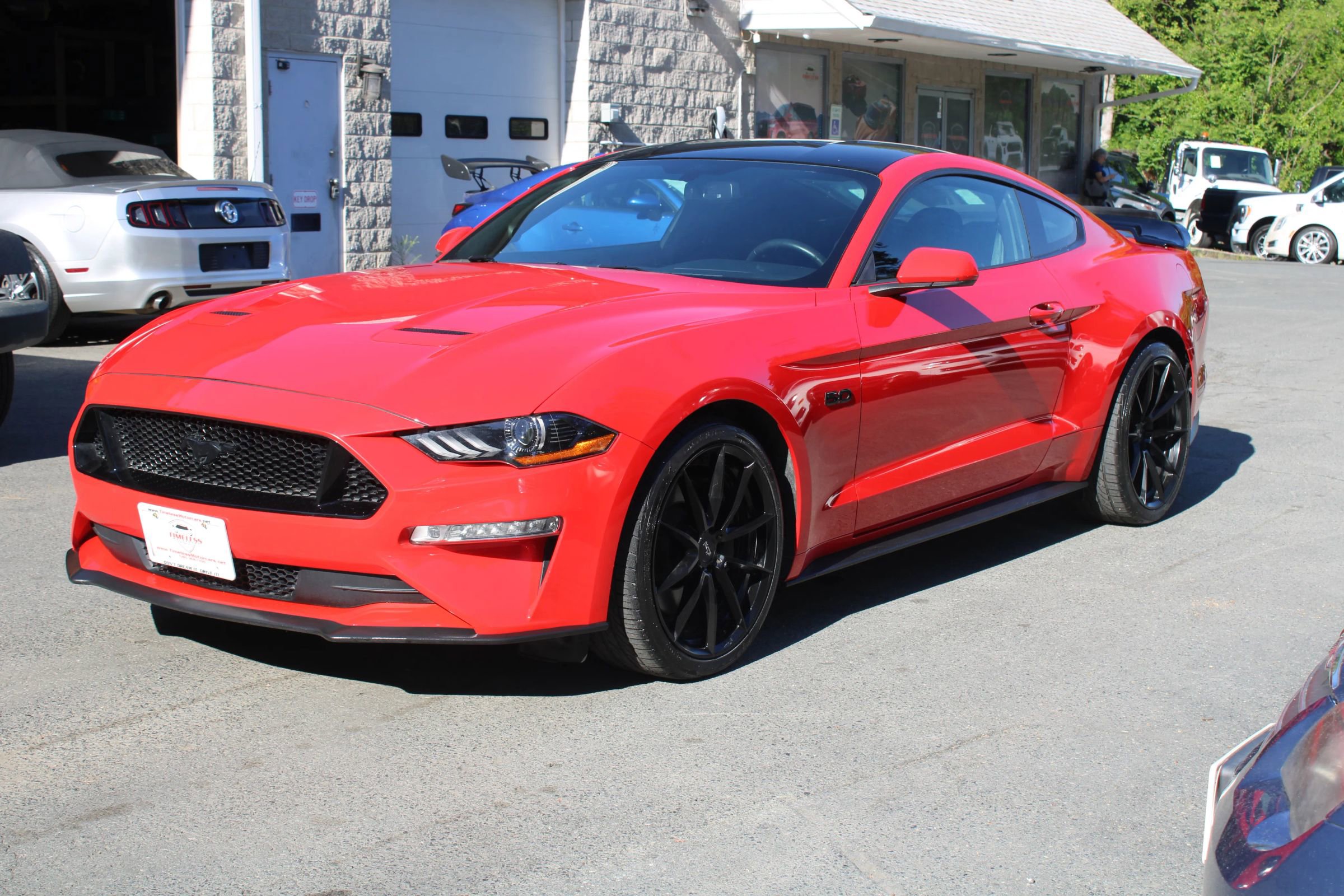 Used 2019 Ford Mustang GT w/ Black Accent Package RWD image 3