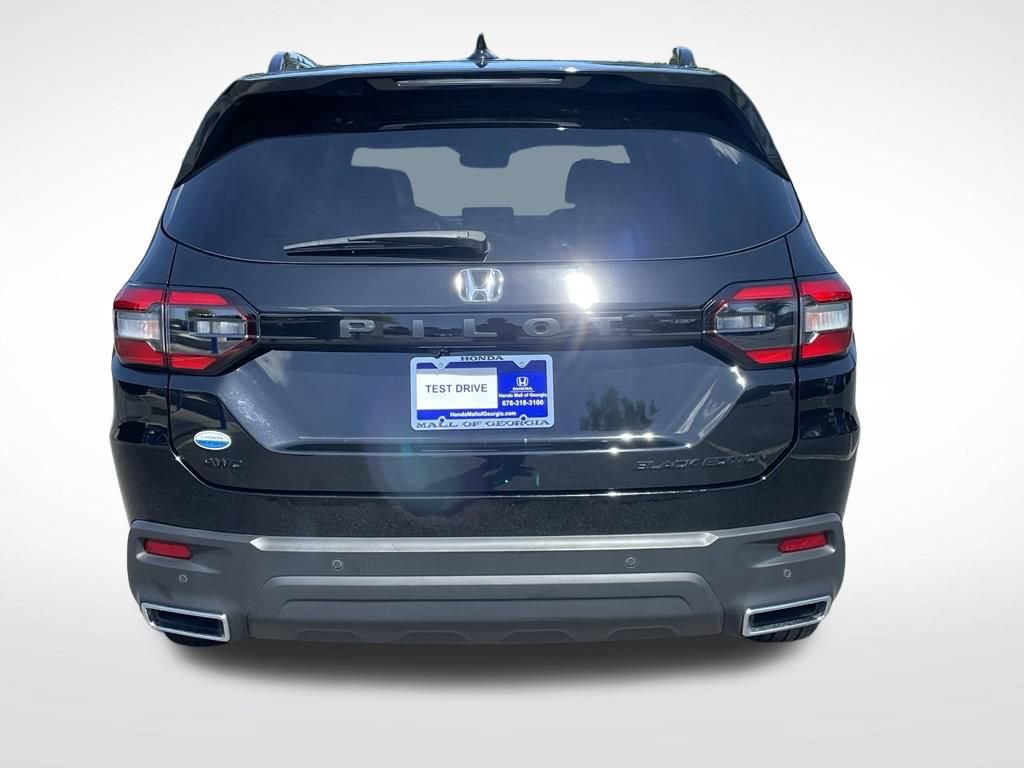 Certified 2025 Honda Pilot Black Edition image 5
