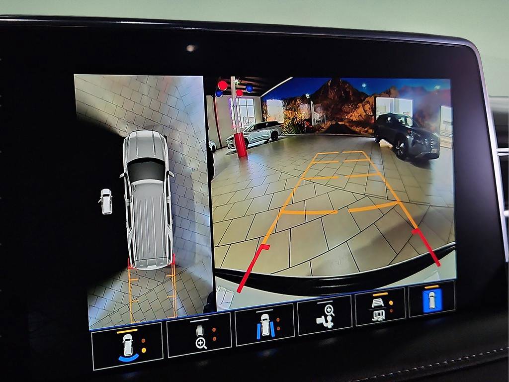 Used 2023 GMC Yukon SLT w/ SLT Luxury Package image 23