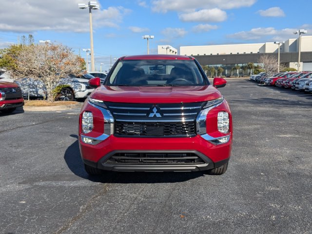 Used 2026 Mitsubishi Outlander ES FWD image 2