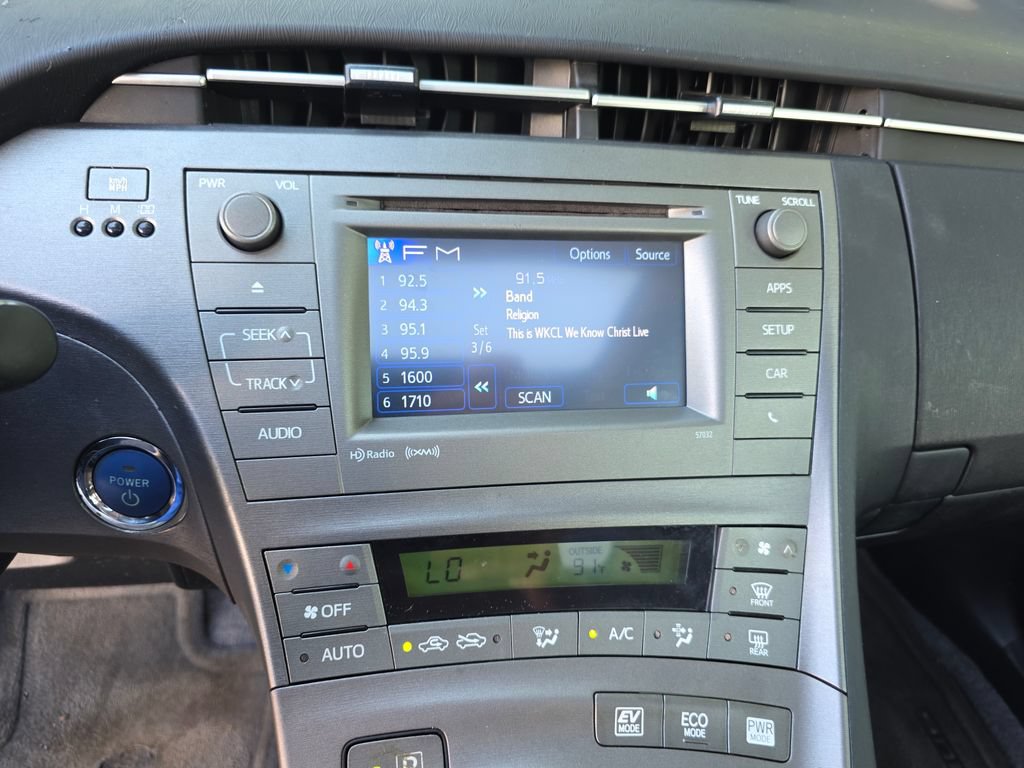 Used 2015 Toyota Prius Three w/ Solar Roof Package FWD image 18