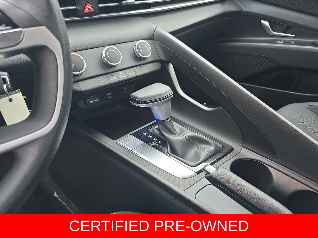 Certified 2026 Hyundai Elantra SE FWD image 25
